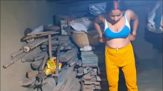 Desi Indian Boy friend and hot babe Outdoor sex turns into A Hardcore bang sesh Video