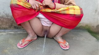 Desi Indian Sexy Wife Pussy Fucking Hard In Outside House Video