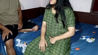 Xxx sex Hd देसी आंटी की चूत चुदाई की हिंदी क्सक्सक्स वीडियो Video