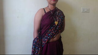 मोटी देसी रंडी भाभी चुदाई की हिंदी क्सक्सक्स वीडियो Video